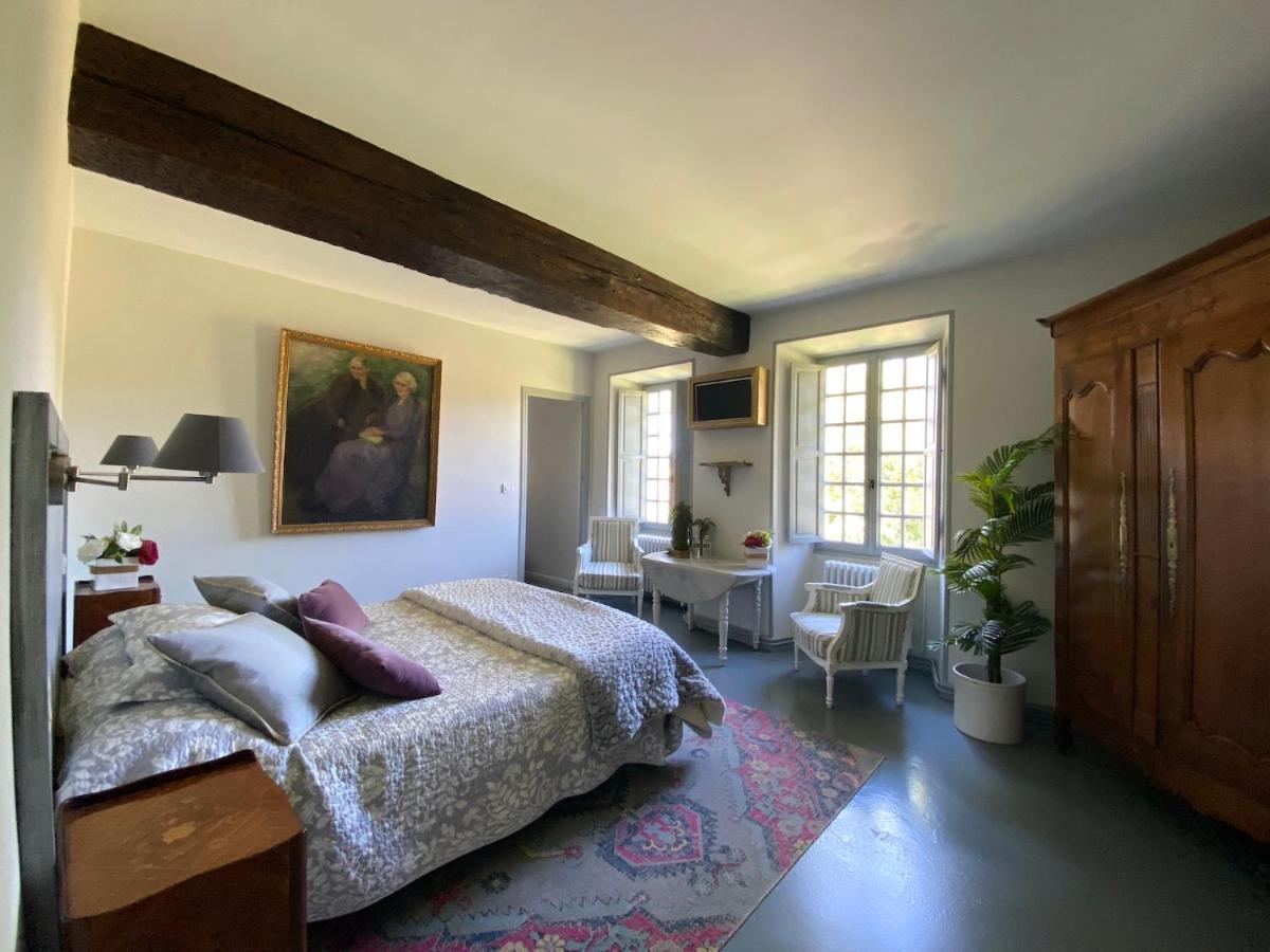 Le Petit Chateau De Sainte Colombe Bouges-le-Chateau Exteriör bild