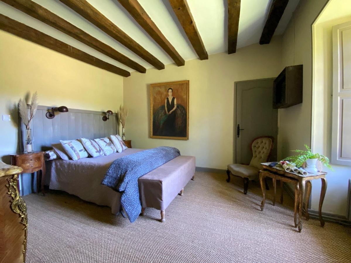 Le Petit Chateau De Sainte Colombe Bouges-le-Chateau Exteriör bild