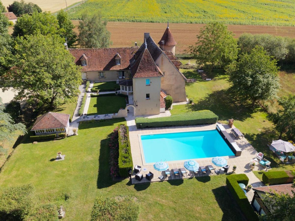 Le Petit Chateau De Sainte Colombe Bouges-le-Chateau Exteriör bild