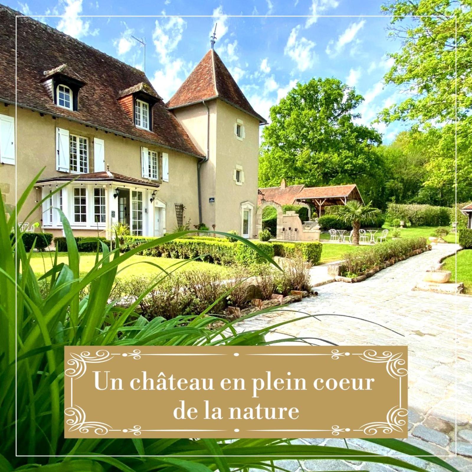 Le Petit Chateau De Sainte Colombe Bouges-le-Chateau Exteriör bild
